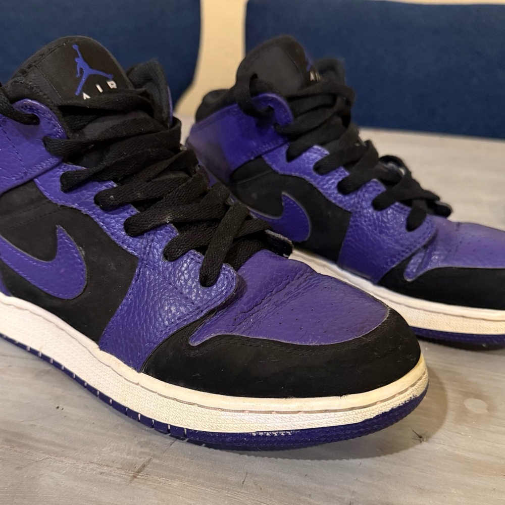 Youth Air Jordan 1 dark concord sz 6.5Y